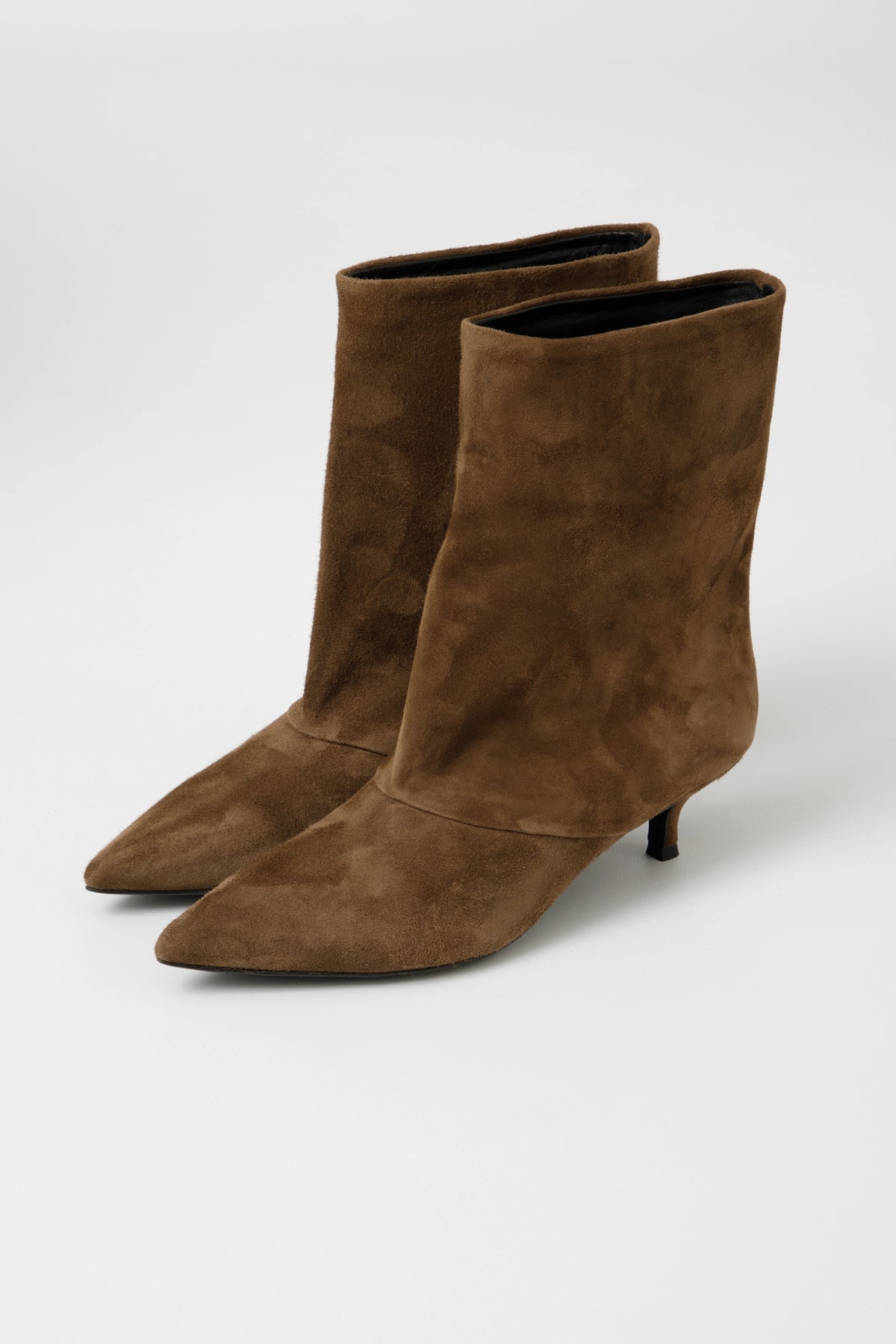 Tronchetto in camoscio Taupe  con tacco stiletto tubolare 50 mm - Livia