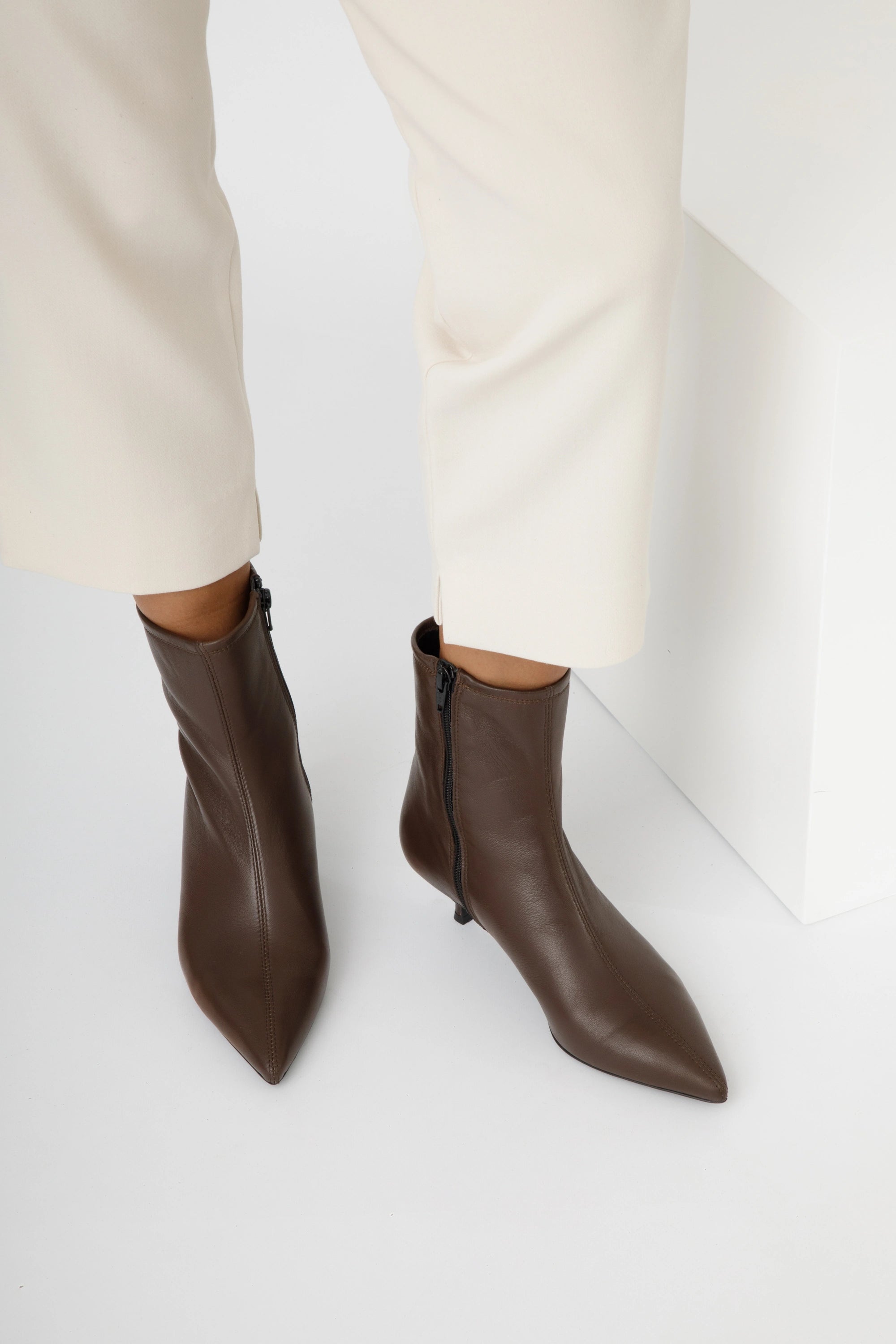 Stivaletto in pelle marrone con tacco da  45 mm - Amelia