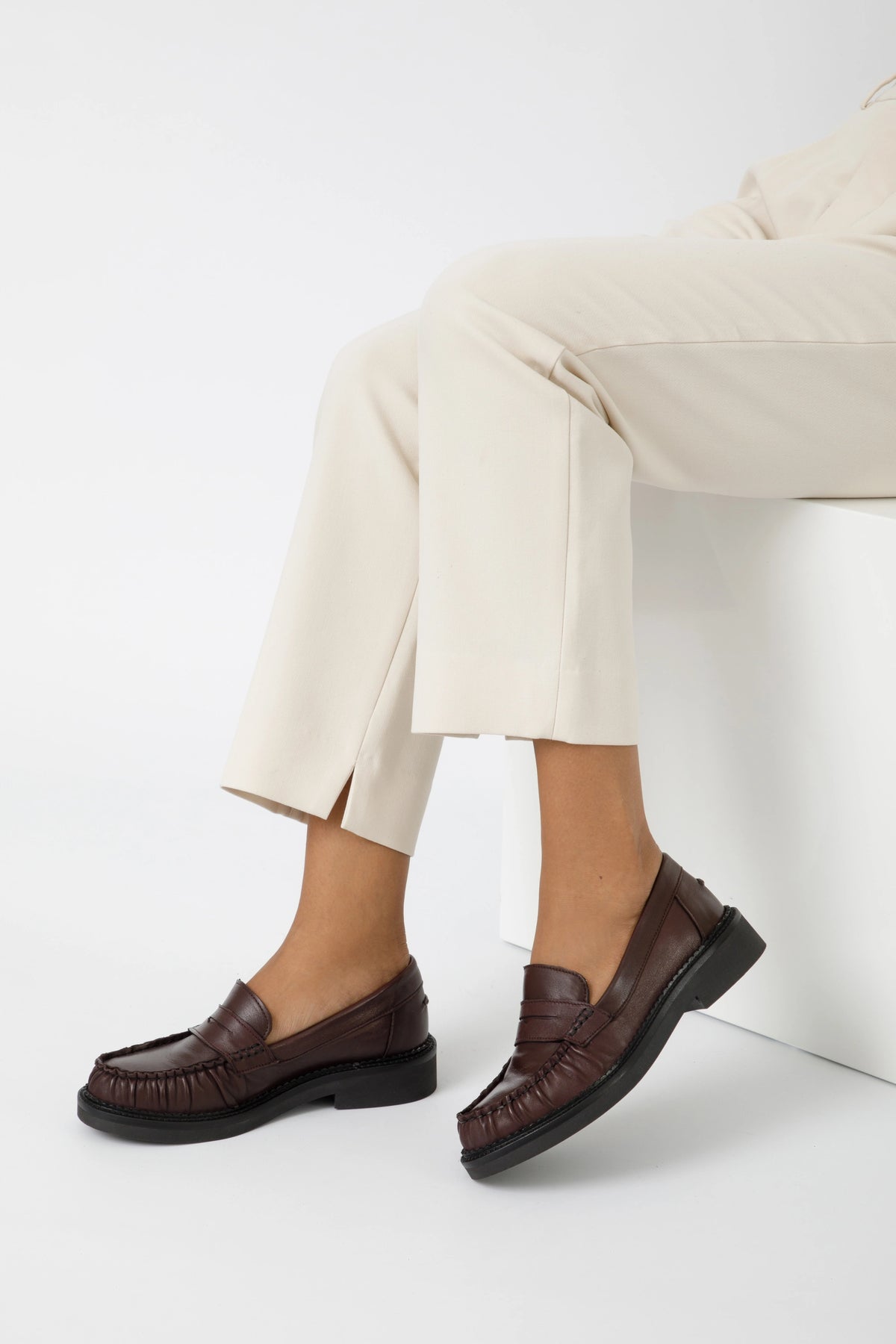 Mocassino in pelle bordeaux con fondo leggero - Costanza