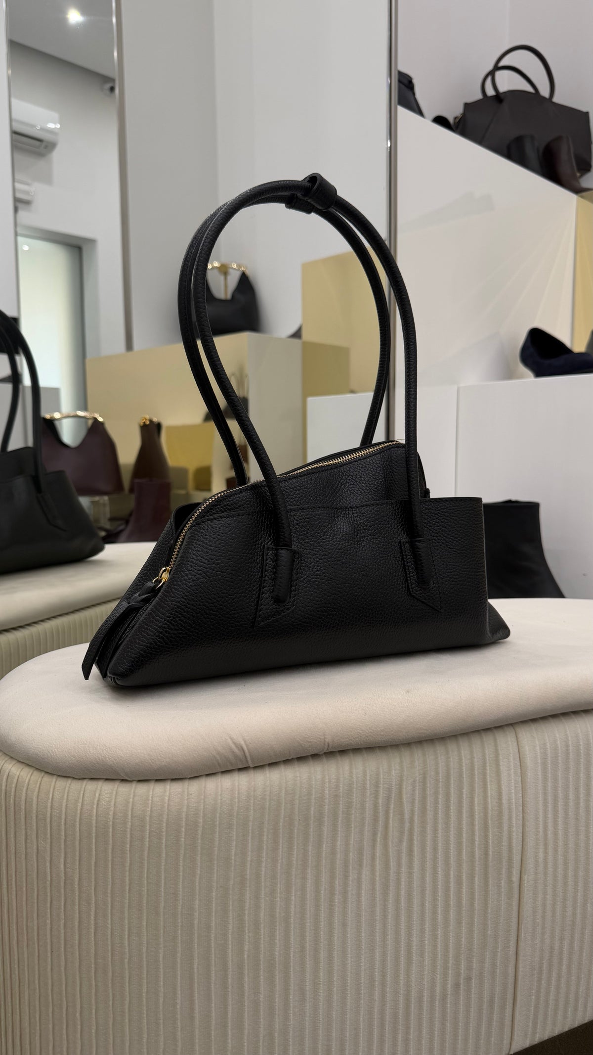 Borsa a mano in pelle nera