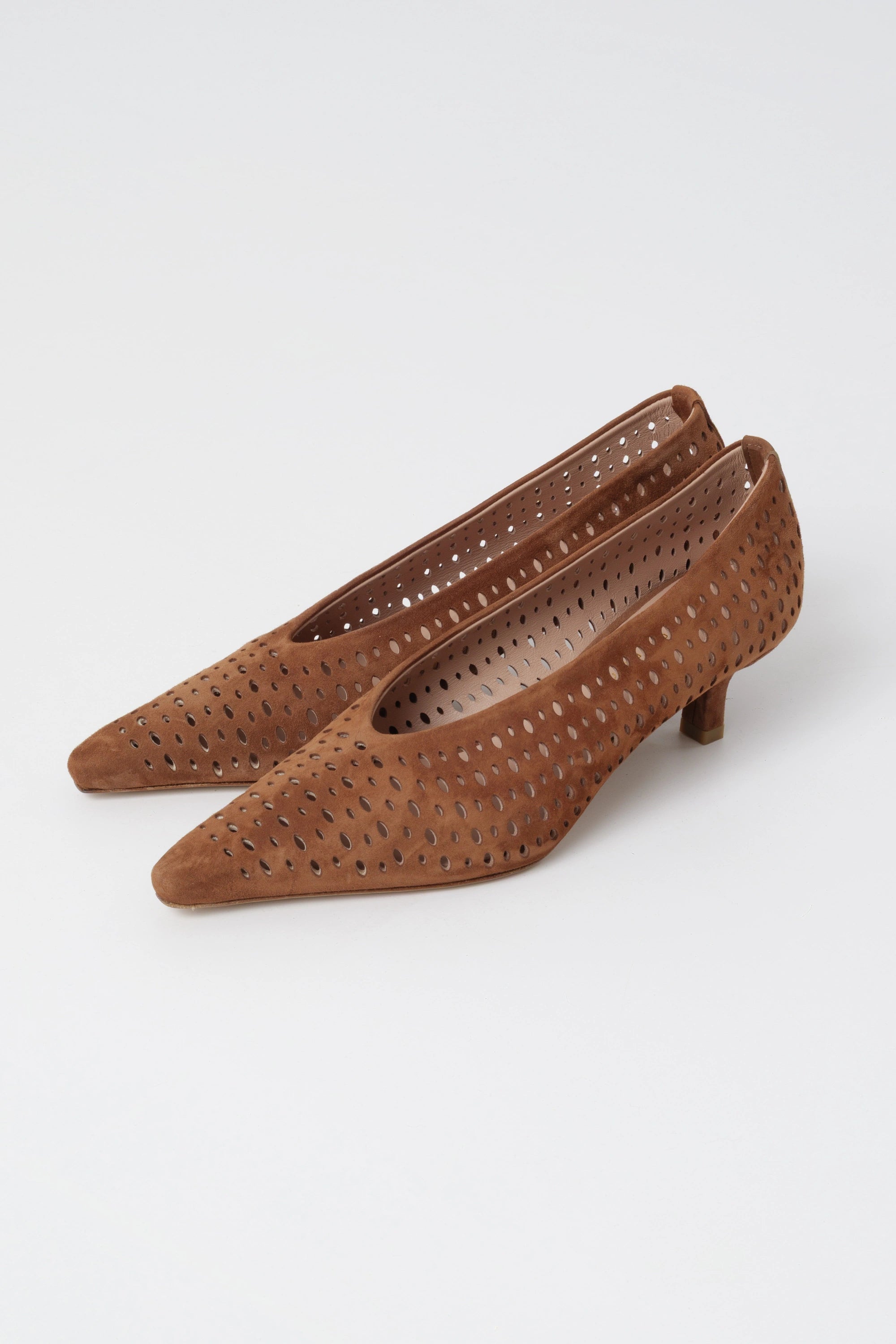 Women's cognac suede pumps with perforated heel and 50 mm spool heel