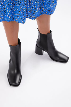 
                  
                    Load image into Gallery viewer, Karen ankle boot
                  
                