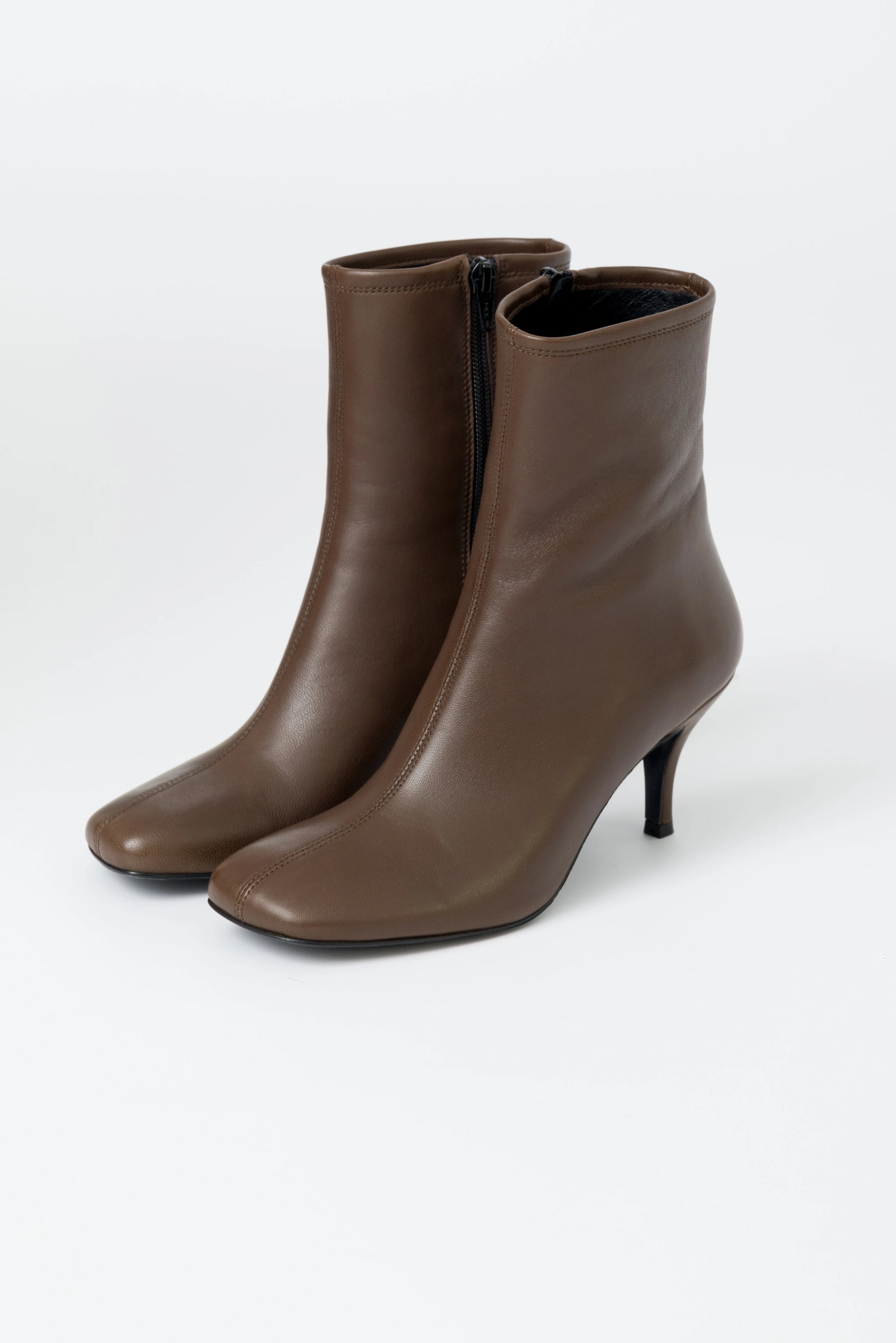 Ginevra – Tronchetto in nappa cioccolato con tacco a stiletto