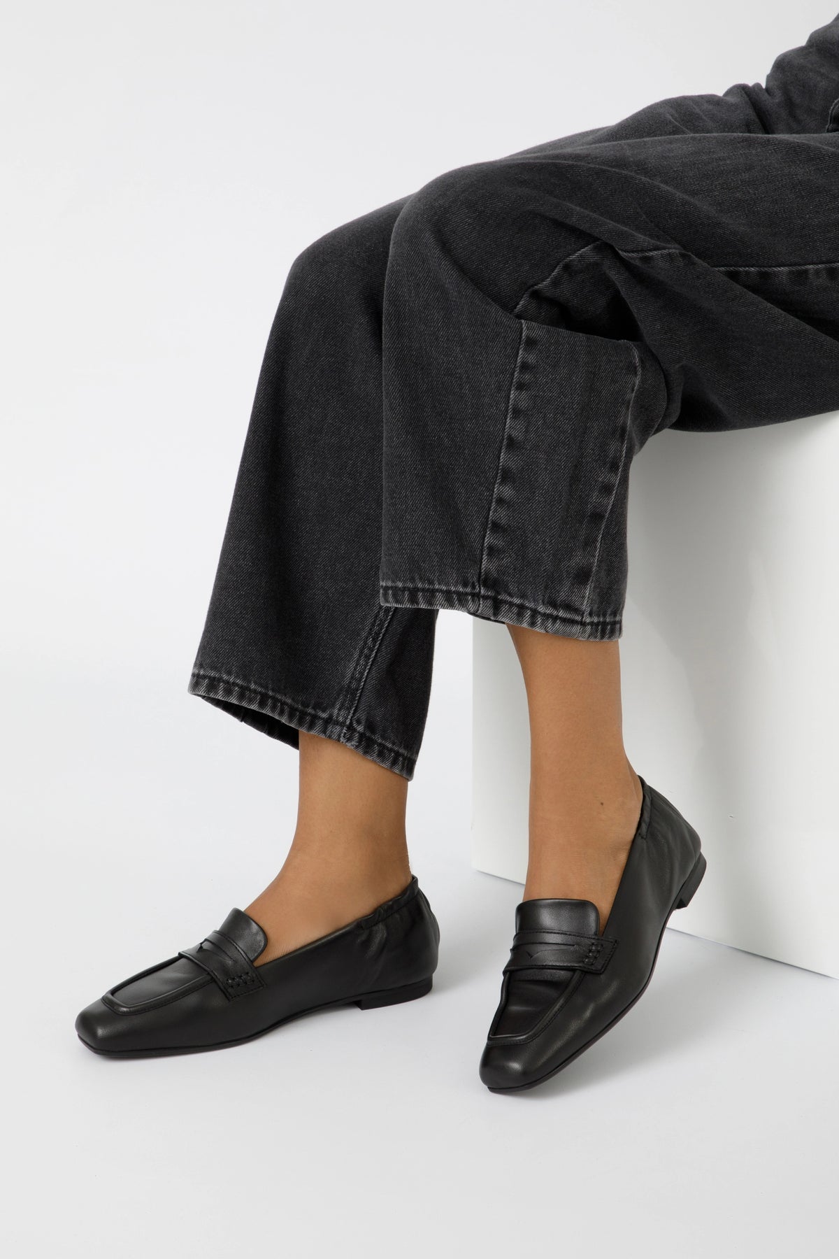 Mocassino donna in pelle nera morbida - Camilla