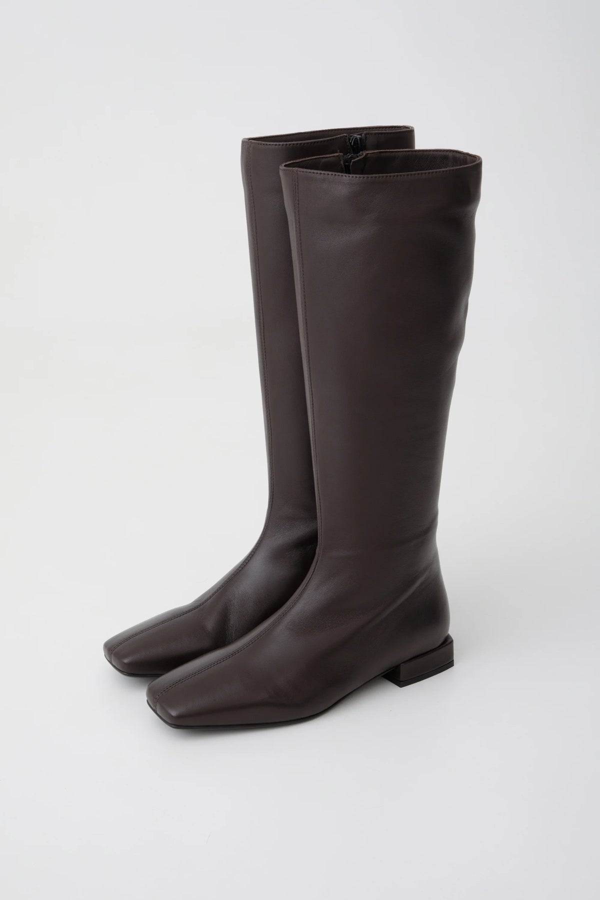 Stivale flat in pelle T.moro con punta quadrata - Carlotta
