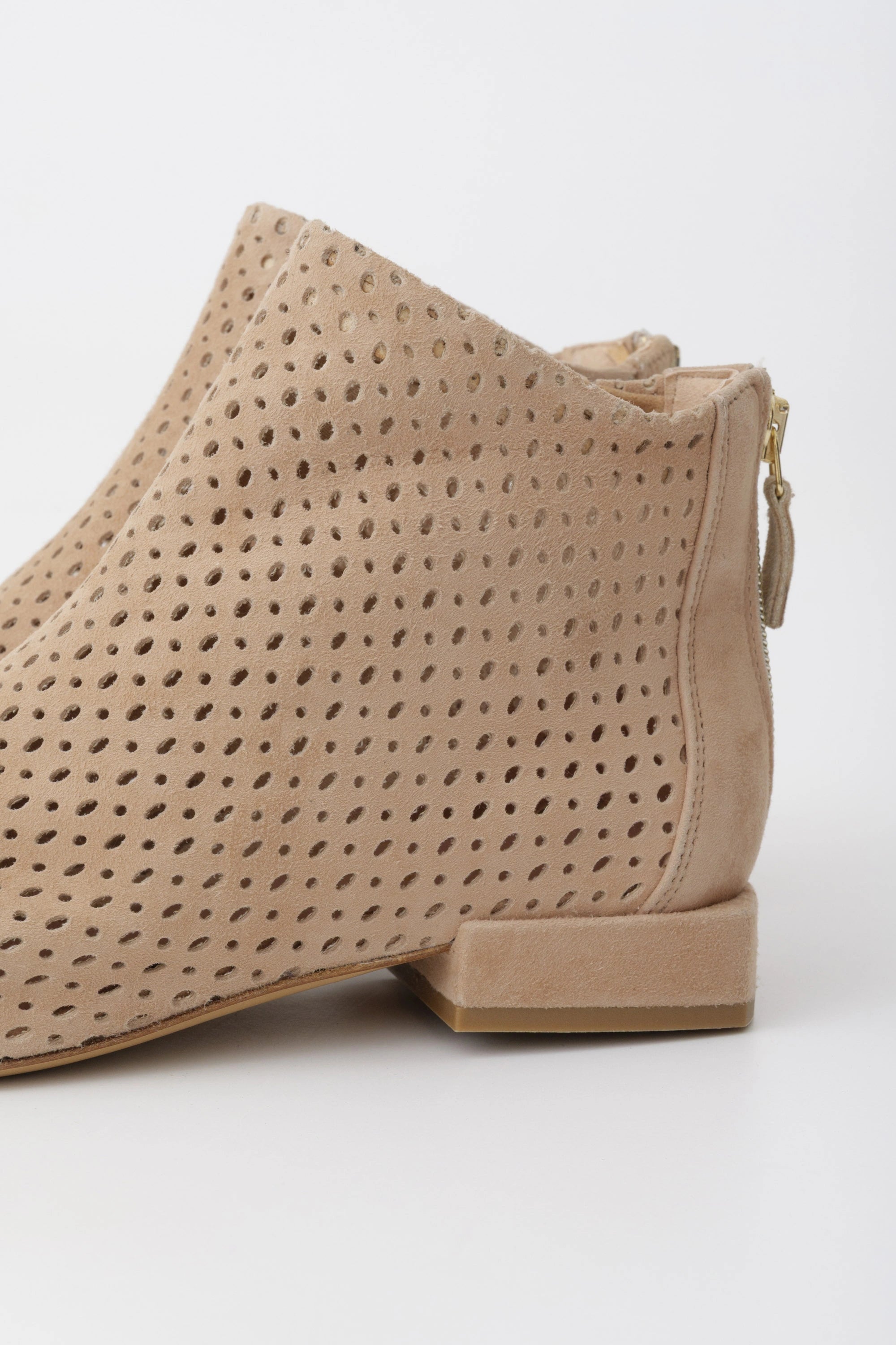 Tronchetto in camoscio camel  e Lavorazione Laser