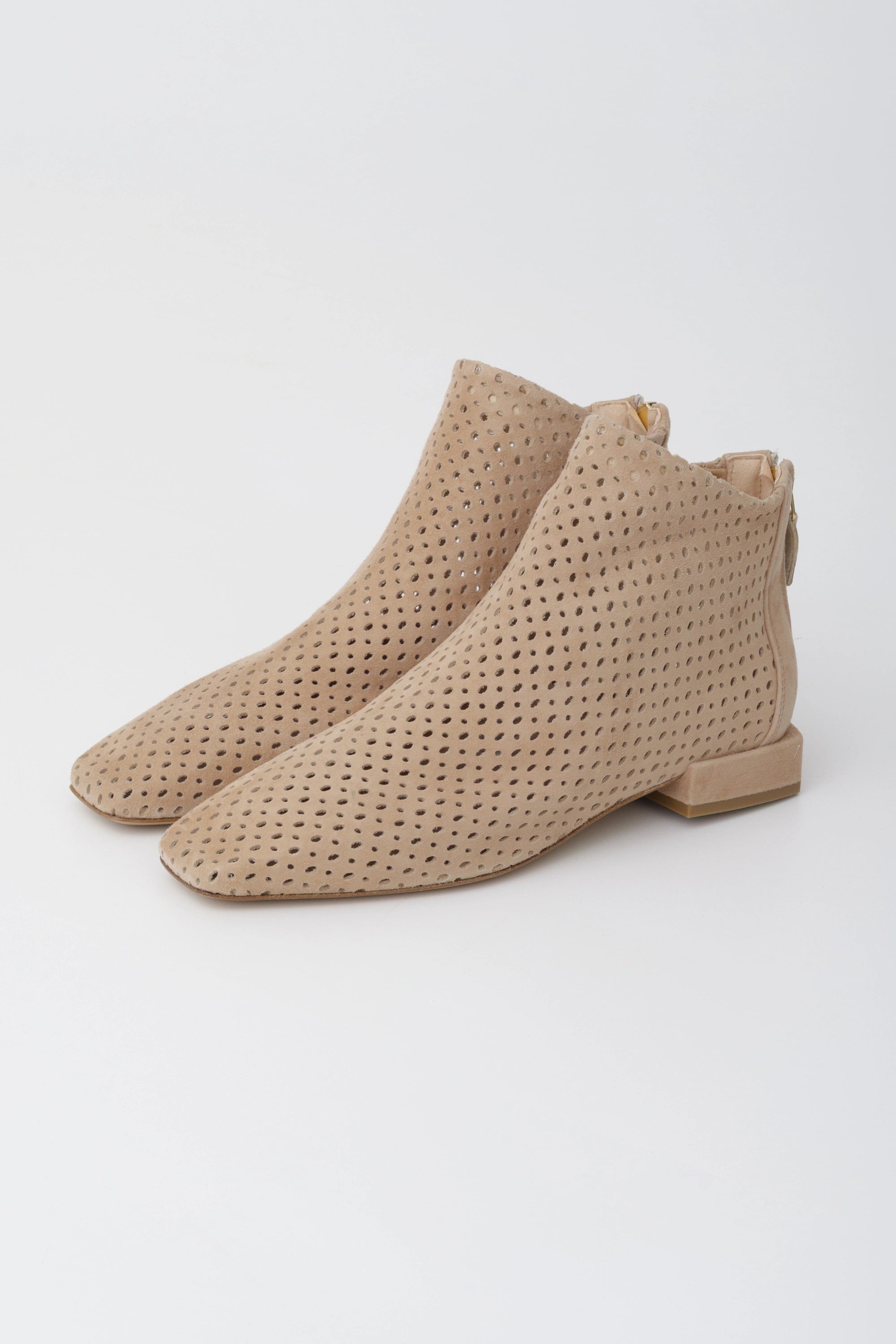 Tronchetto in camoscio camel  e Lavorazione Laser