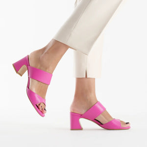 
                  
                    Load image into Gallery viewer, Elle mules sandal with low wide heel and band on the instep in fuchsia leather
                  
                