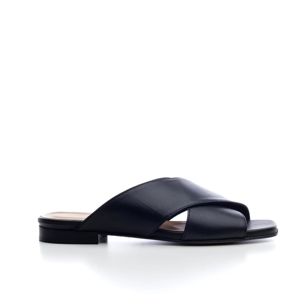 
                  
                    Load image into Gallery viewer, Morgan slipper with cross in black leather
                  
                