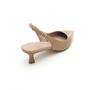 
                  
                    Load image into Gallery viewer, Decolletè Fiordaliso sling back a punta e tacco basso in pelle neutra
                  
                