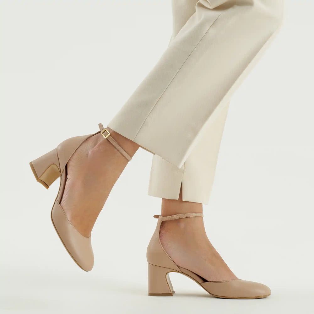 Lilly decolletè round toe with ankle strap and low wide heel in nude leather