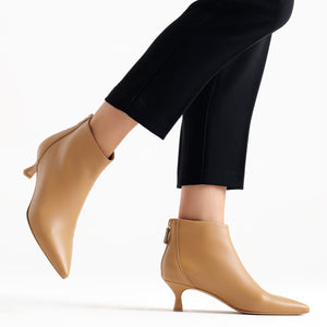 
                  
                    Load image into Gallery viewer, Pointed toe ankle boot with spool heel in neutral Alina leather
                  
                