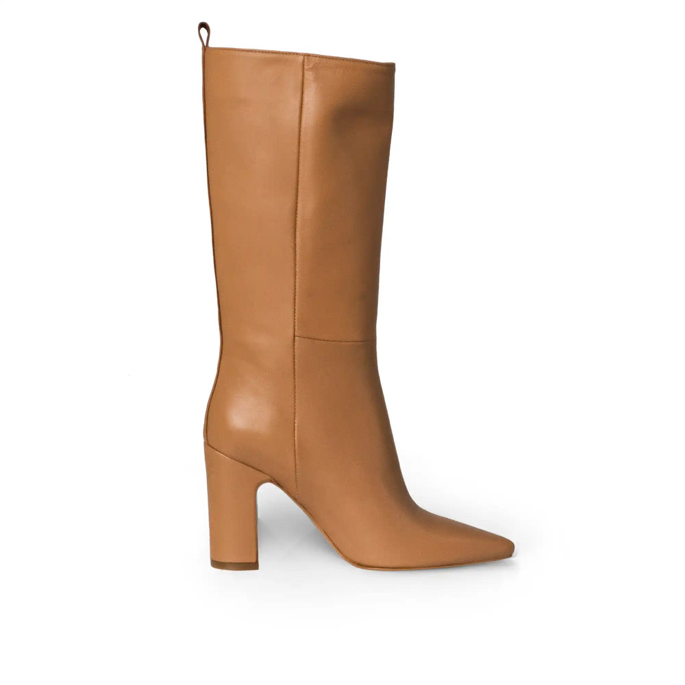 
                  
                    Load image into Gallery viewer, Pointed toe Rachel boot with double heel in neutral leather
                  
                